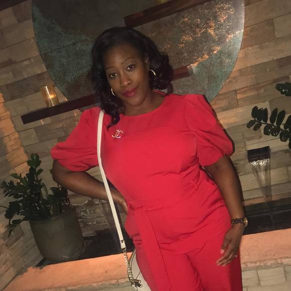 Meet your Posher, Sedra - Picture 1 of 1